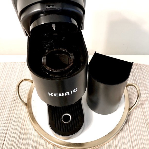 KEURIG K-Mini PLUS COFFEE MAKER - Picture 4 of 10
